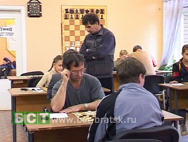 В Бартске стартовал чемпионат области по международным шашкам