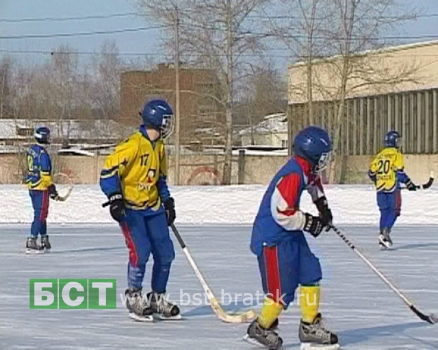 Юношеская команда по хоккею с мячом отправилась в Иркутск