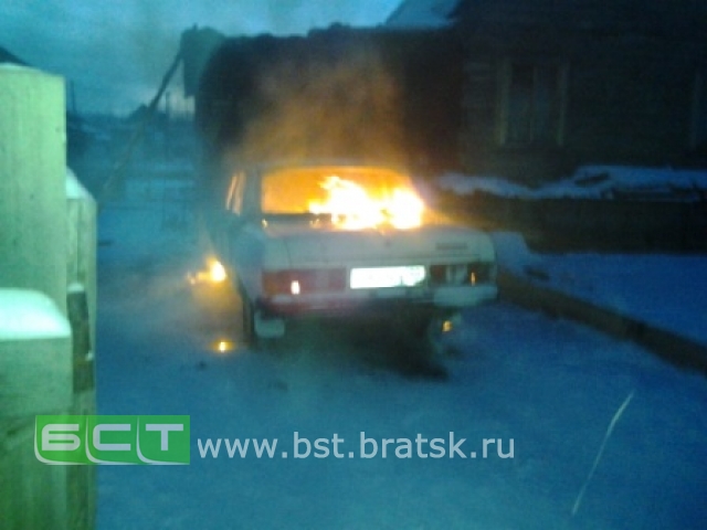 В Братском районе сгорела машина