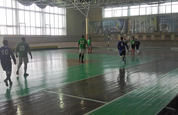 Экс-губернатор Приангарья принял участие в турнире по мини-футболу на кубок мэра Братска