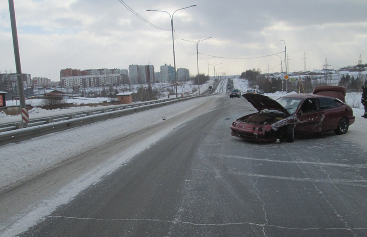 Пьяный водитель в Братске решил срезать по встречке и собрал три машины
