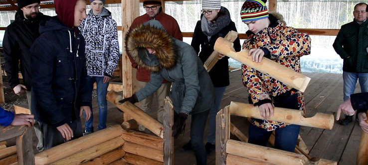 Школьники из Германии собрали дом в Ангарской деревне