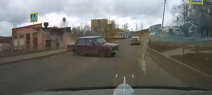 Видео аварии на улице Пихтовой появилось в сети