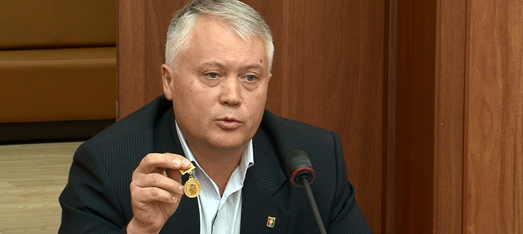 Братский депутат предложил вручать медали "За верность медицине"