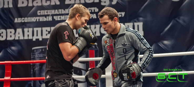 Братчане Фёдор и Дмитрий Чудиновы проведут боксёрские поединки на Красной площади