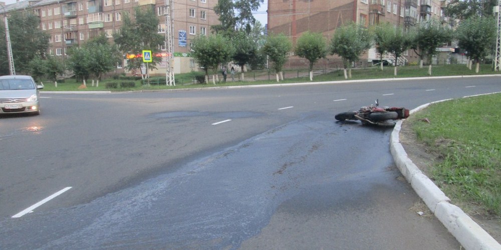18-летний мотоциклист попал в больницу в Братске