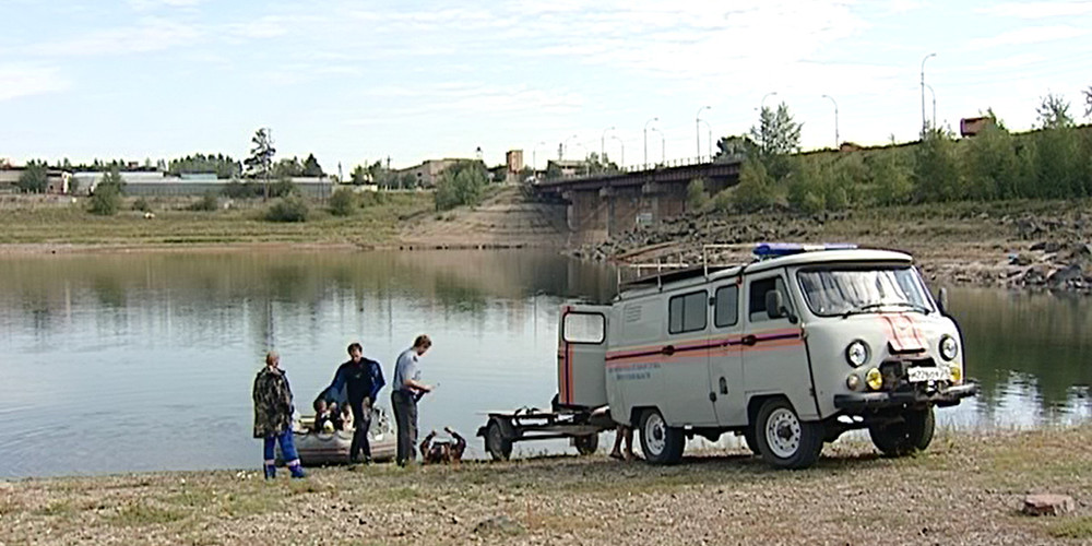 Пожилой рыбак утонул вчера вечером у Падунского моста в Братске