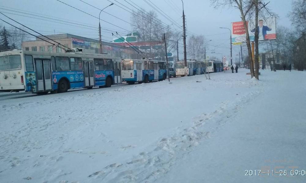 В Братске троллейбусы простояли на морозе два часа