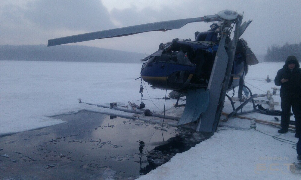 Пассажира упавшего вертолёта будут искать спасатели из Братска