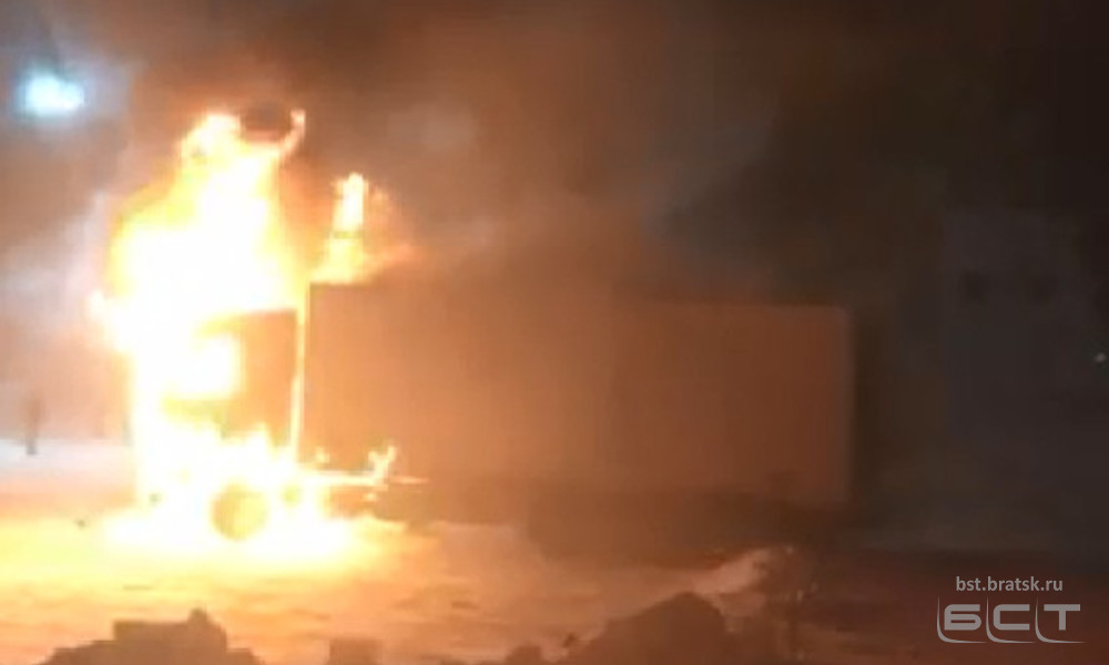 «Мобильный репортёр»: в Братске сгорел грузовик