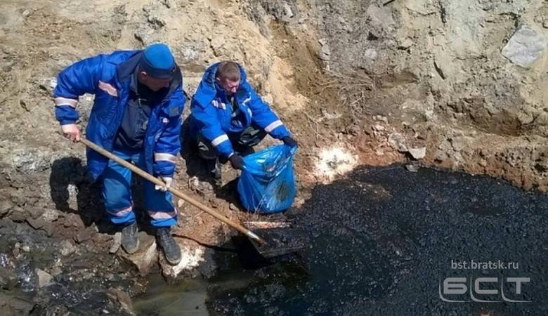 В Усолье-Сибирском на неиспользуемом трубопроводе произошла утечка нефти