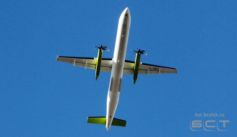 Пассажирский самолет в Сиэтле угнал и разбил "сломленный парень" (ВИДЕО)