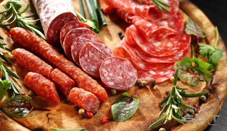 Колбаса и сосиски могут вырасти в цене из-за введения акциза