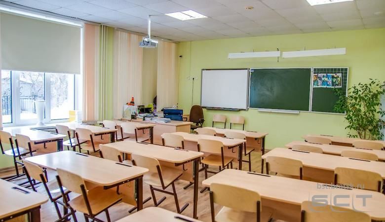 Нетрезвый житель Иркутска ходил по школе с нарисованной на лбу свастикой