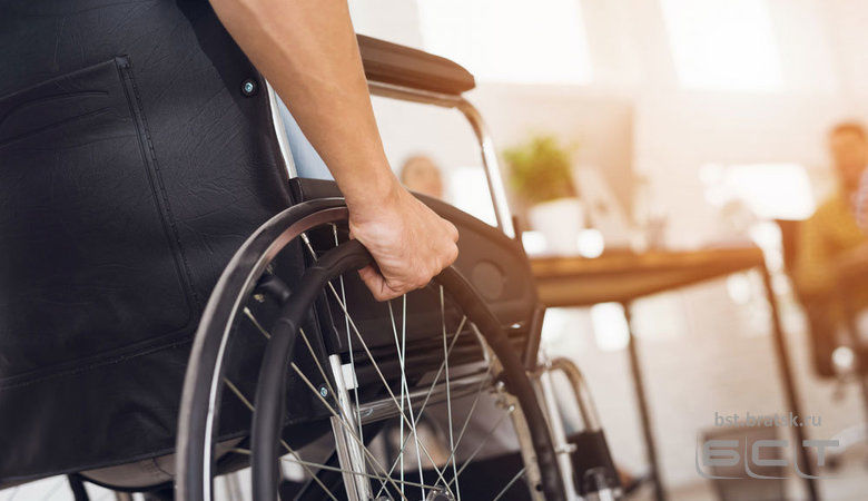За отказ обслуживать инвалидов или пенсионеров будут штрафовать