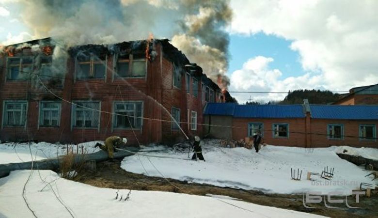 В Иркутской области сгорела школа