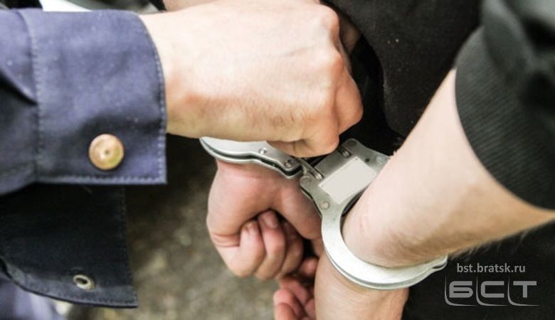 Полицейского задержали по подозрению в сбыте наркотиков в Иркутске