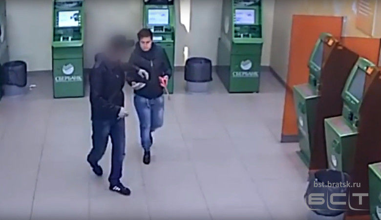Жительницу Братского района подозревают в телефонных мошенничествах и похищении денег россиян
