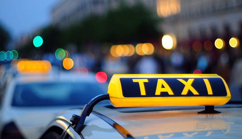 Таксистов заставят пройти спецкурсы и завести цифровой профиль