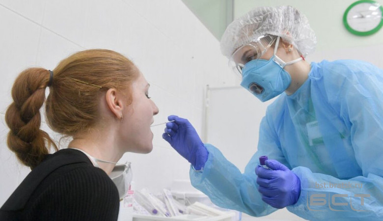 В России за сутки подтверждено 10 899 случаев коронавируса