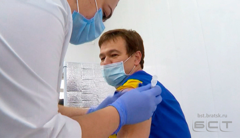 Россияне смогут записаться на вакцинацию через портал госуслуг