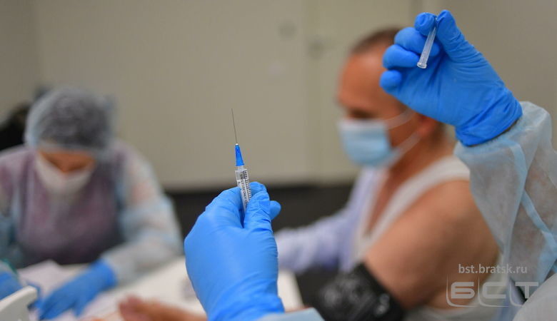 В ВОЗ оценили необходимость повторной прививки от коронавируса