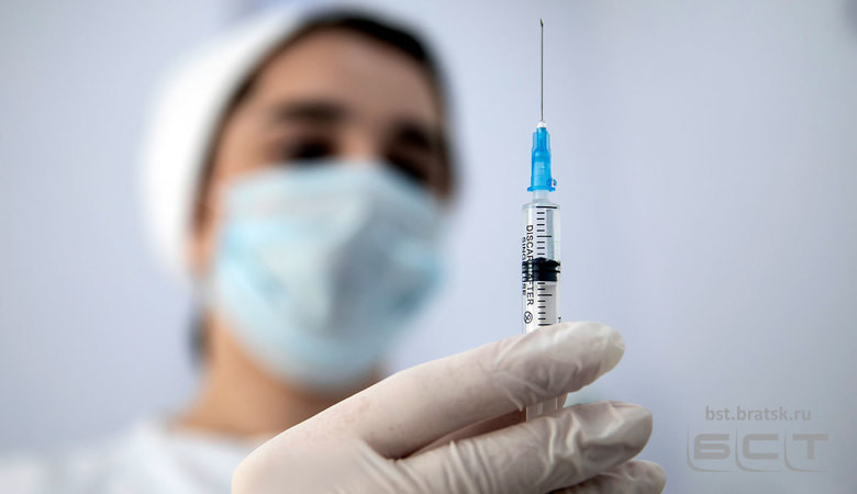 Гинцбург назвал сроки начала вакцинации подростков от COVID-19
