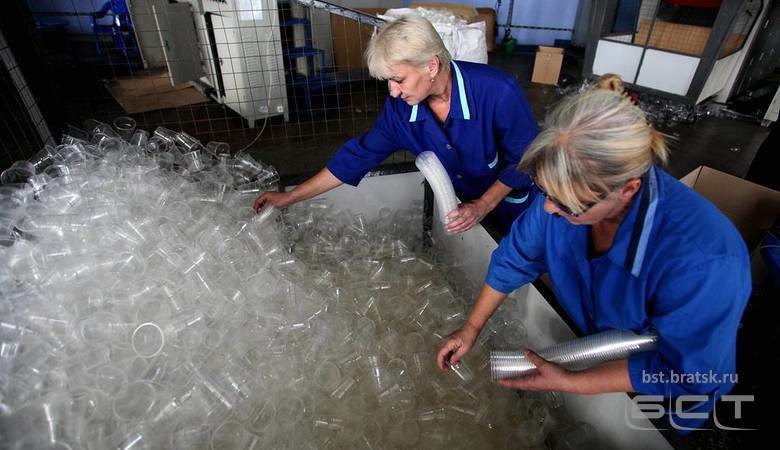 В России могут запретить производство одноразовых товаров из пластика через два года