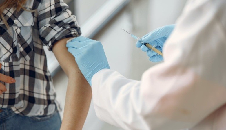 Будут ли в России вакцинировать от обезьяньей оспы? Комментарий иммунолога
