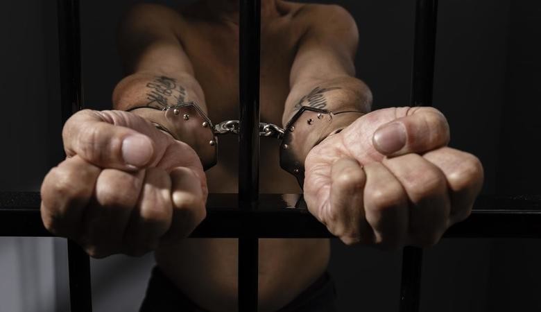 Восемь осуждённых Вихоревской колонии напали с оружием на других заключённых